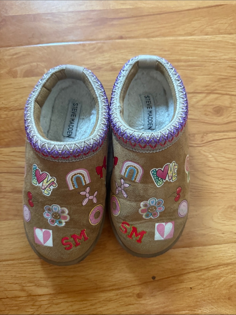 Steve Madden Kids Tan Slip-On Slippers with Rainbow & Heart Embroidery